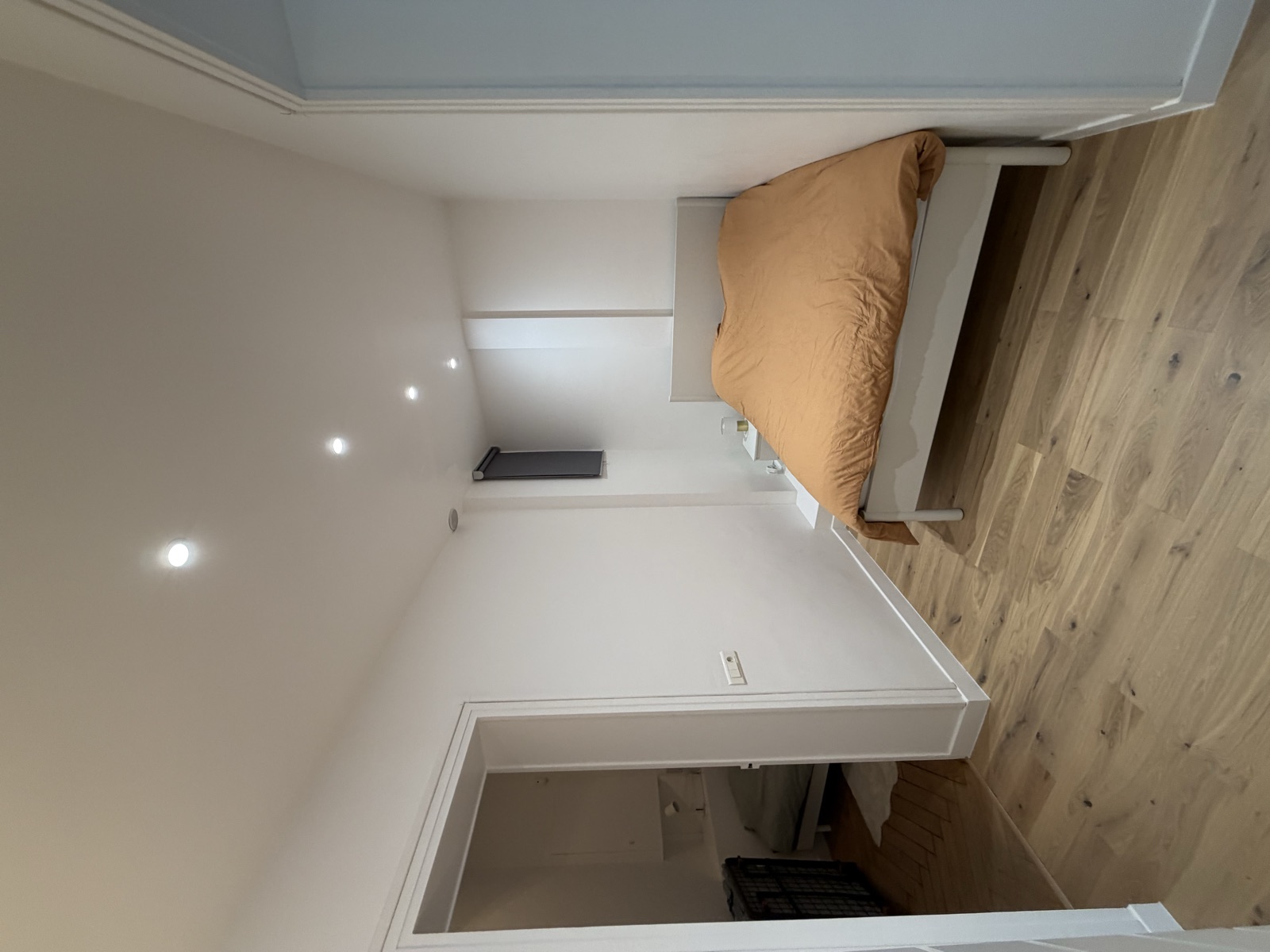 Chambre avec lit double